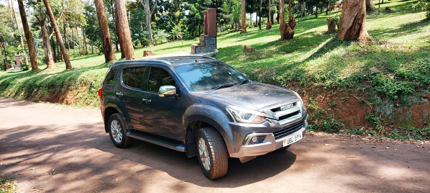 Isuzu MU-X (2017-2018) available from Blue Pearls